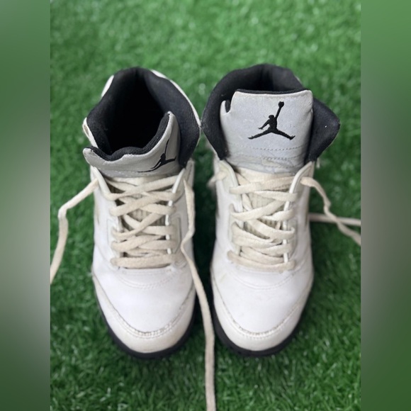 Jordan Other - Jordan 5 Retro
Reverse Metallic‎ (PS) Size 2.5Y
